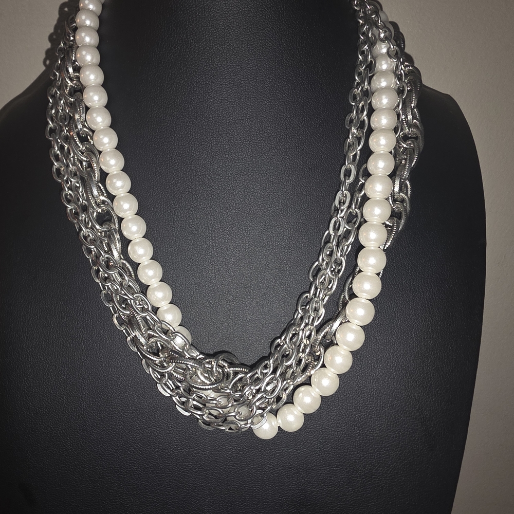 Elegant Silver and White Pearl Necklace